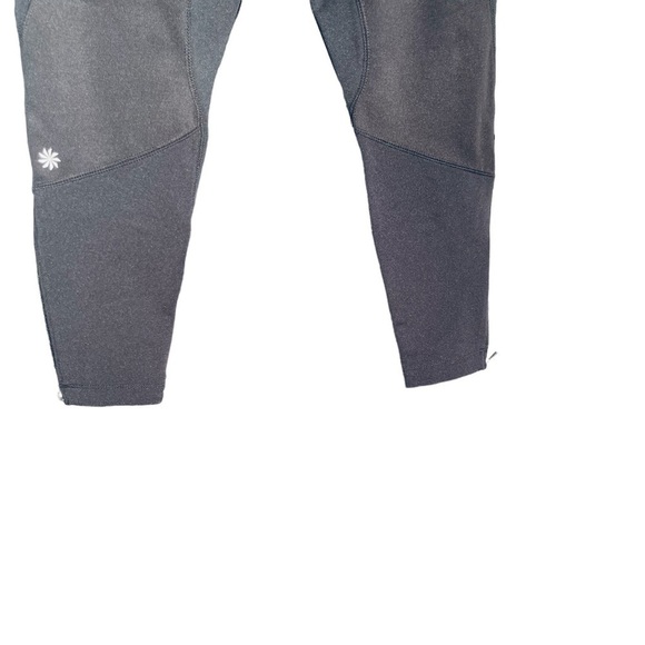 ATHLETA Black Crops Side Zip Style 46016 - Picture 7 of 9